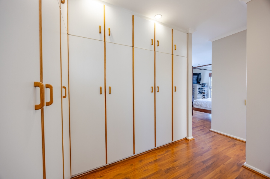 6 Bedroom Property for Sale in Vergesig Western Cape
